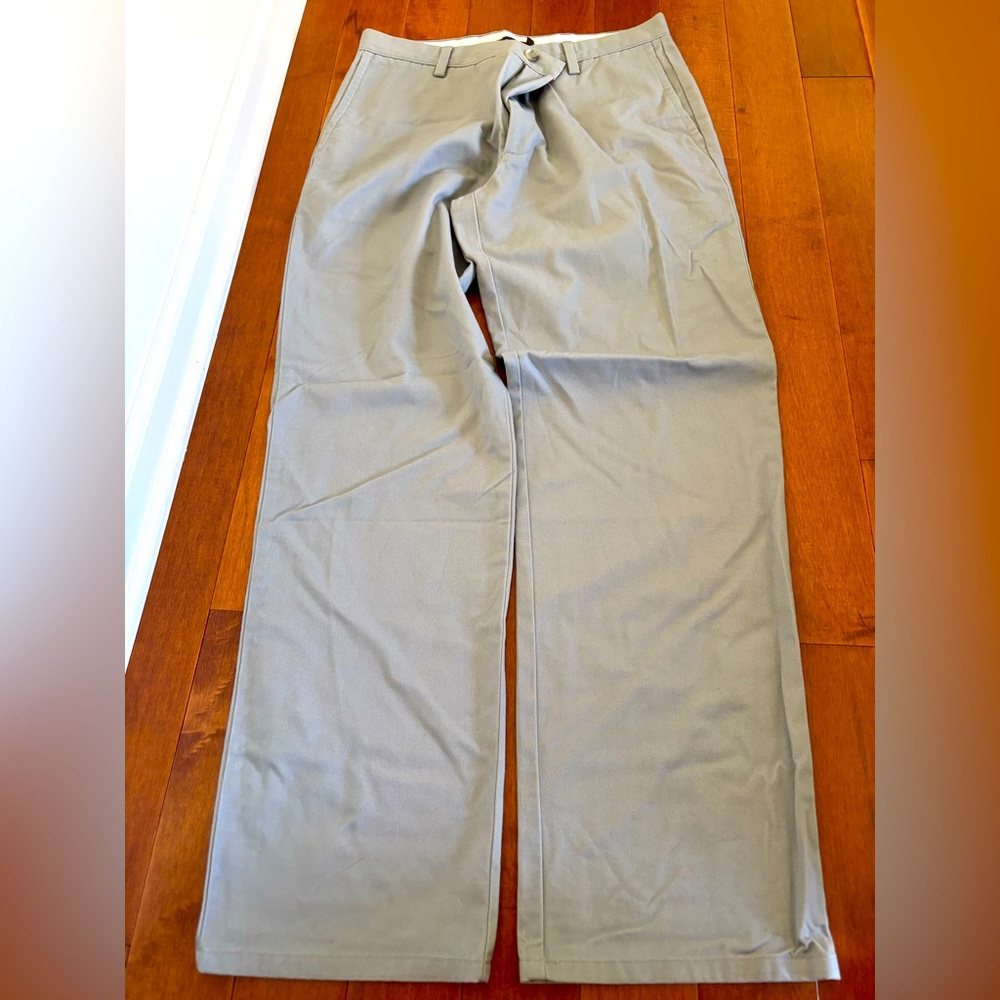 Dockers Men’s Gray Khaki Pants Size 32x32 – Straight Fit Chinos - Picture 1 of 3